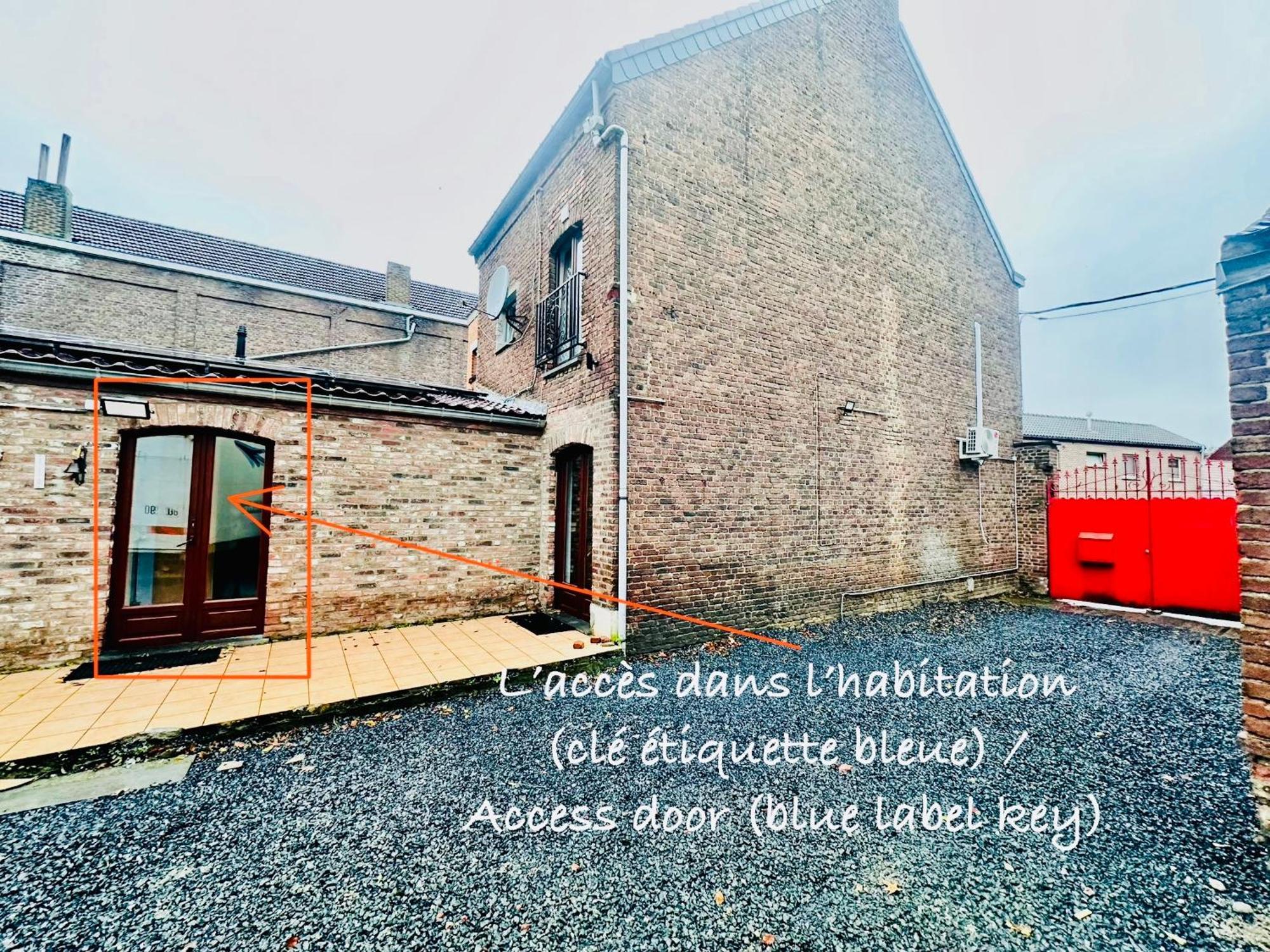 Chambre Et Sdd Privees Dans Une Maison Partagee Avec Des Residents Mons Exterior photo